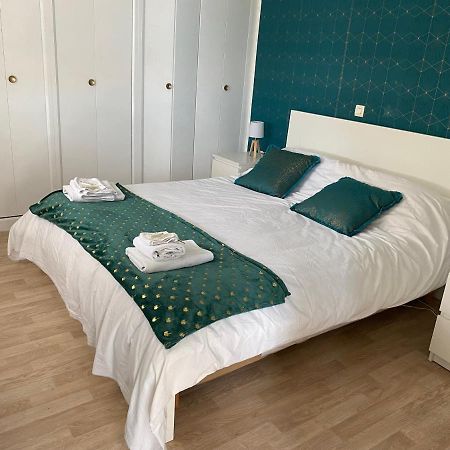 Hotel De Thau Meze Bagian luar foto