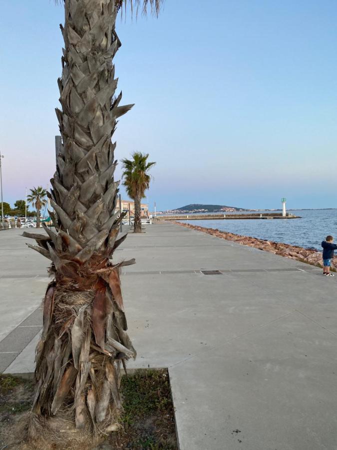 Hotel De Thau Meze Bagian luar foto