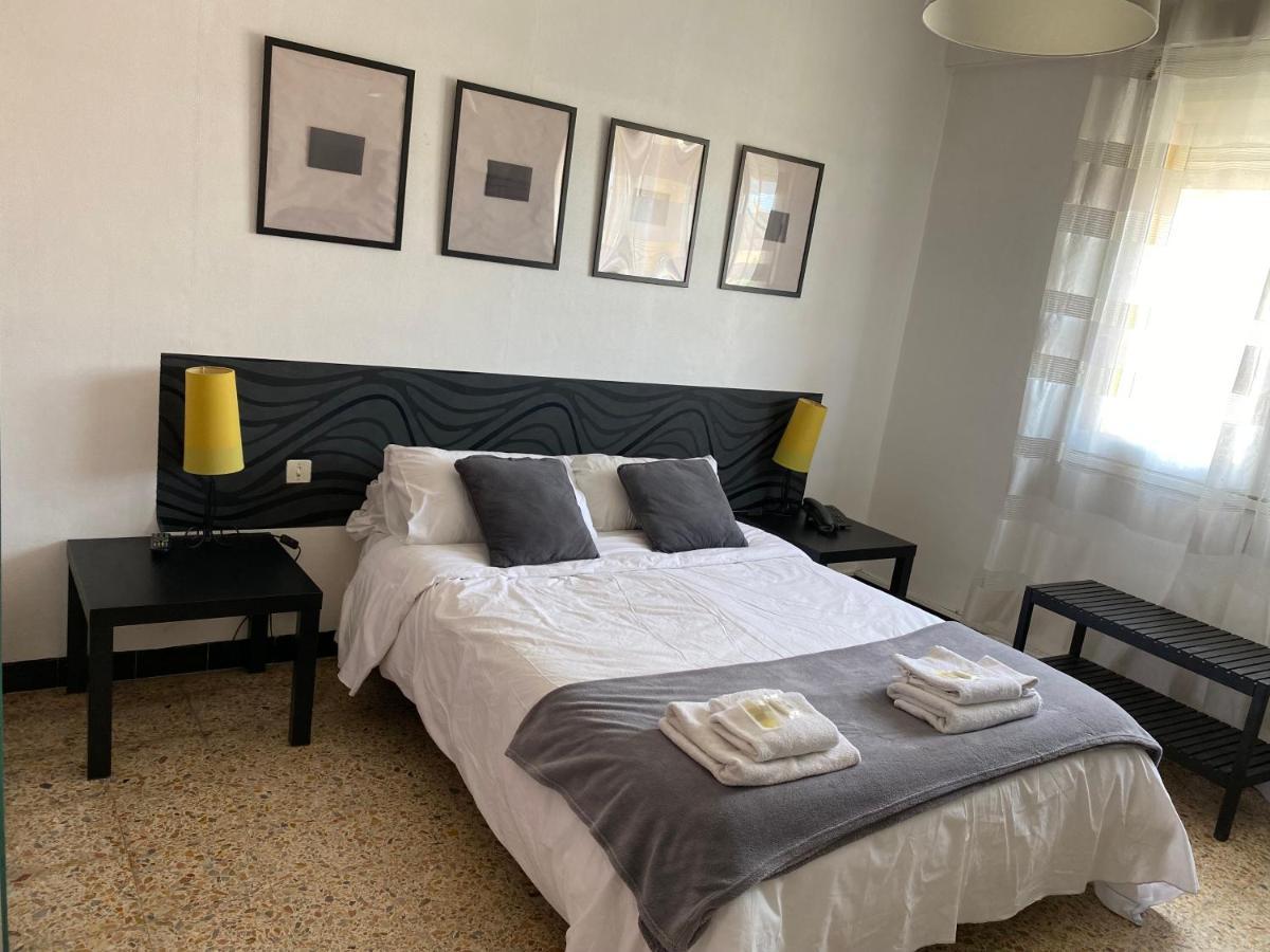 Hotel De Thau Meze Bagian luar foto