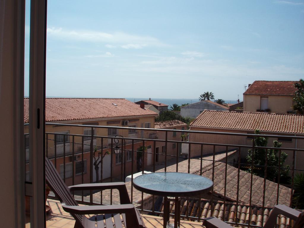 Hotel De Thau Meze Bagian luar foto
